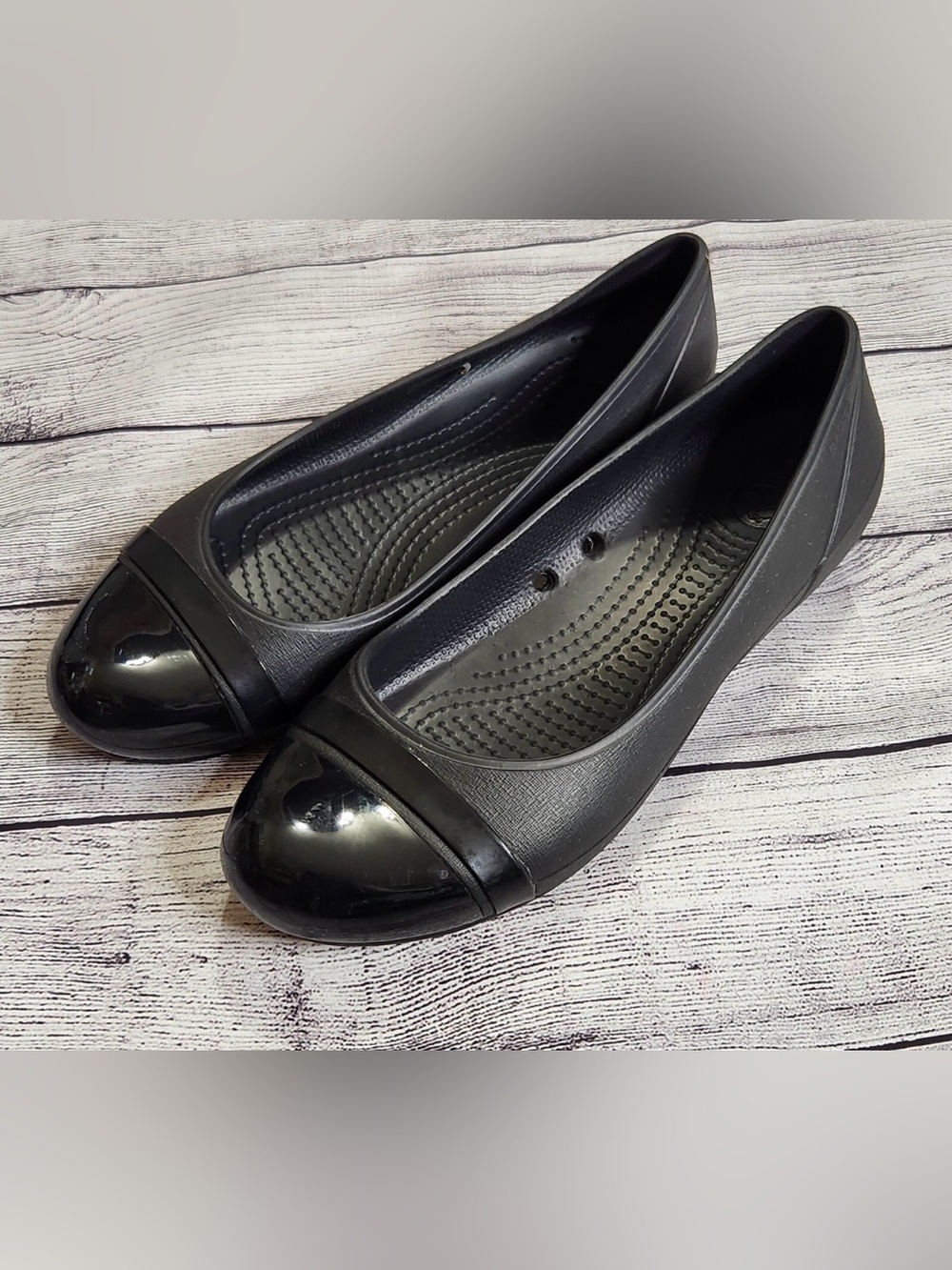 CROCS Women's Black Matte & Gloss Ballet Flats